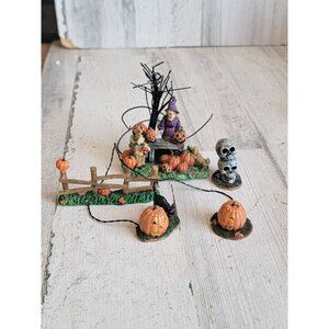Halloween witch pumpkin skull AS IS village accessories set‎